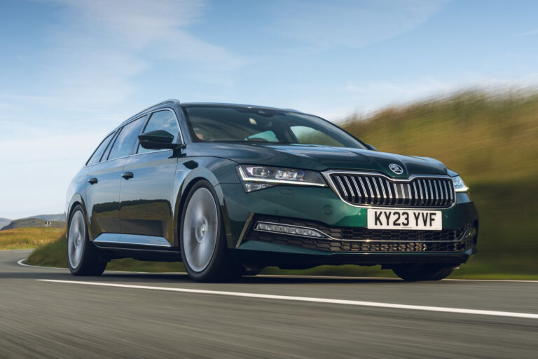 skoda superb sleeper front quarter