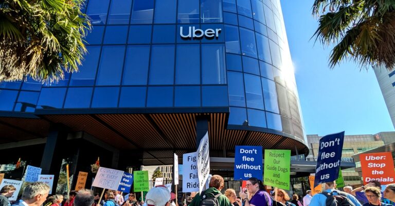 Uber Lyft Protest Business PXL 20241015 181320075