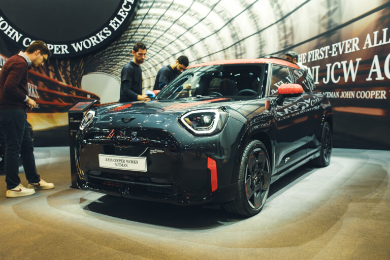 mini countryman ev john cooper works