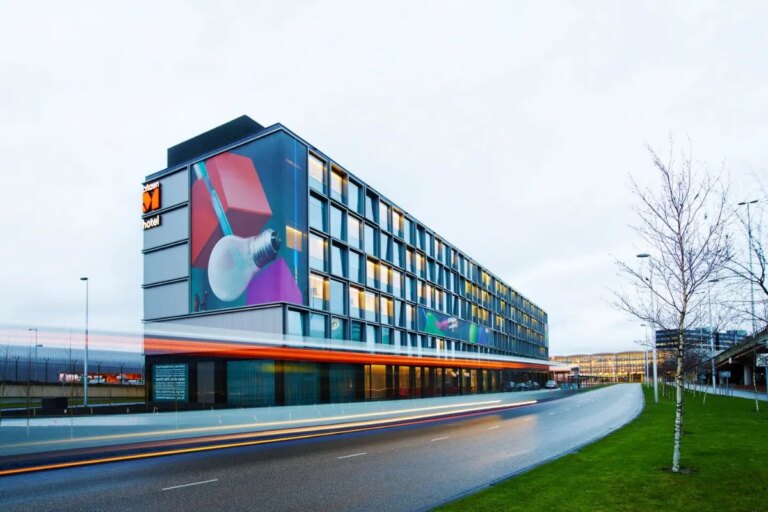 citizenM Schiphol Airport