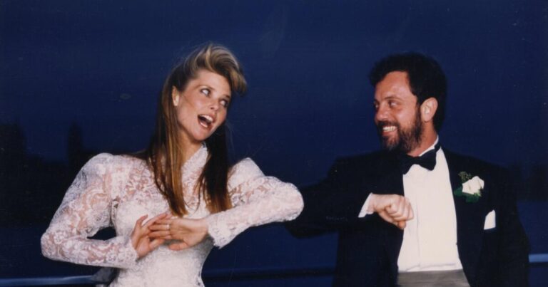 urlhttps3A2F2Fcalifornia times brightspot.s3.amazonaws.com2Fe02F3b2F83d791704c409c93f70dd3b1dc7f2Fchristie brinkley uptown girl a memoir insert1 008c 9780063385757 border crop