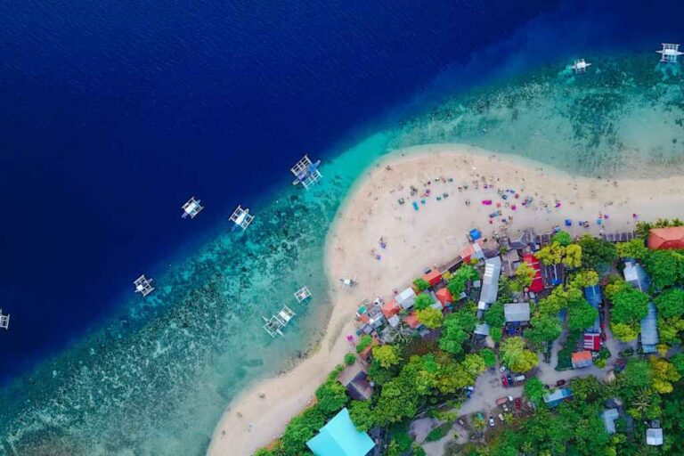 Oslob Philippines pexels tirachard kumtanom 112571 584302