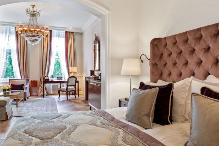 Fairmont Hotel Vier Jahreszeiten source accor hotels